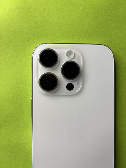 Vând iPhone 16 Pro, capacitate 1TB, culoare White Titanium