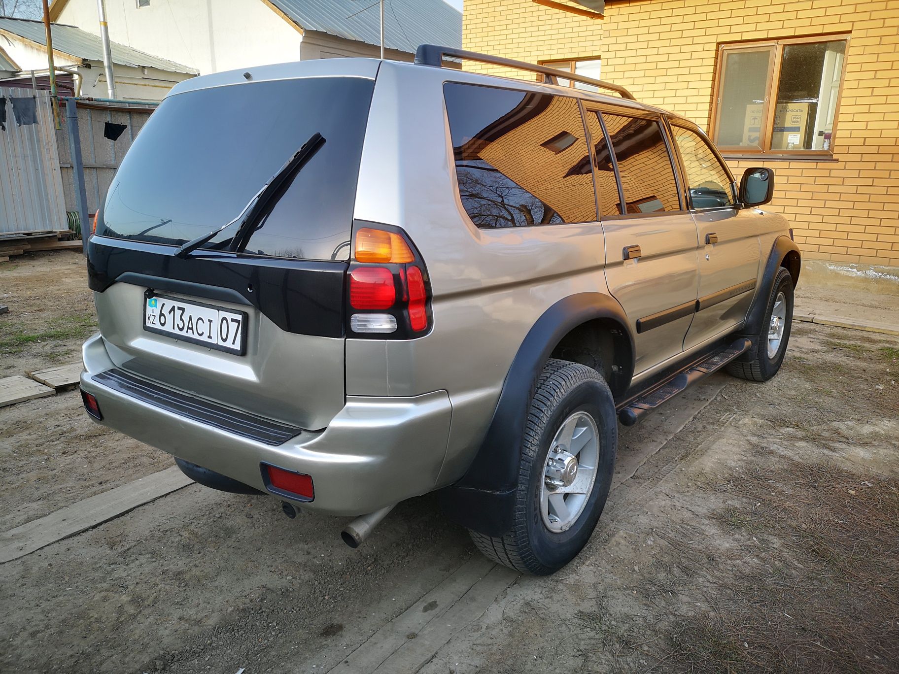 Продам Mitsubishi Montero Sport 2001 года выпуска