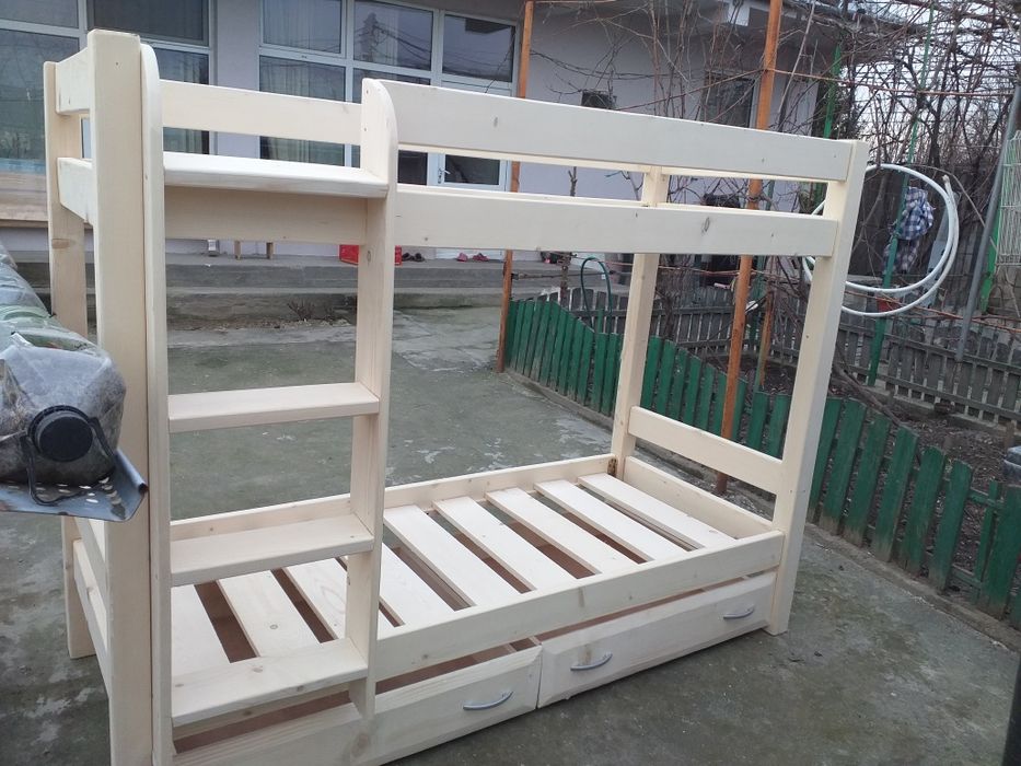 Paturi etajate din lemn noi