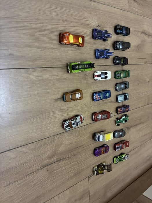 Колички Hotweels