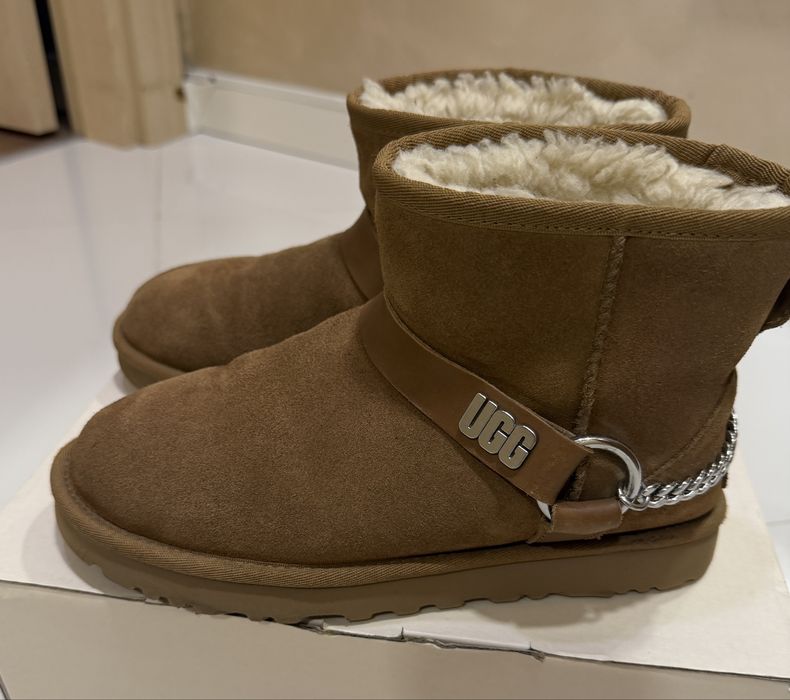Боти-ботуши на UGG