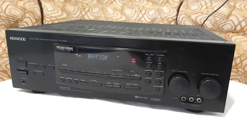 Amplificator cu radio Kenwood KR V8090 5X110 watts