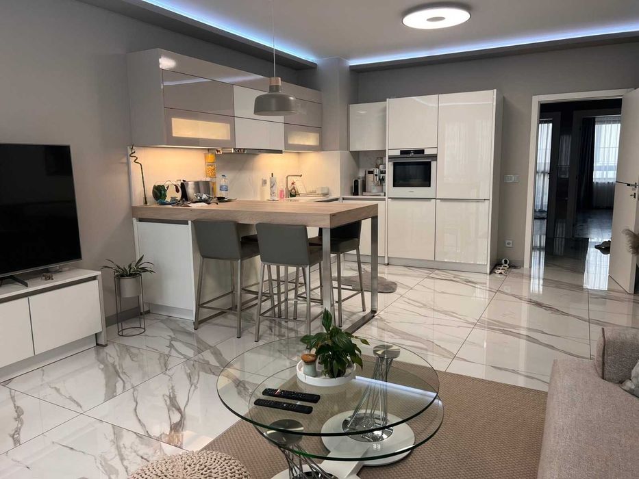 Продава се Тристаен апартамент в София, Хладилника - 114 кв.м за 1755 €/кв.м - Снимка #1