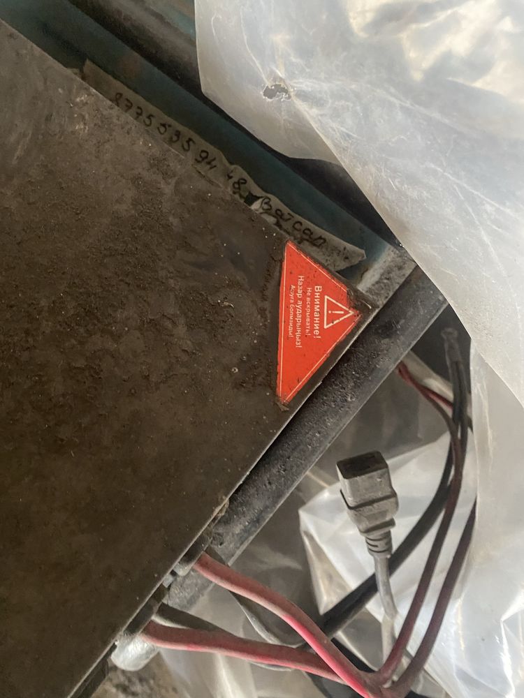 Стабилизатор напряжения SVC DI-1200-F-LCD