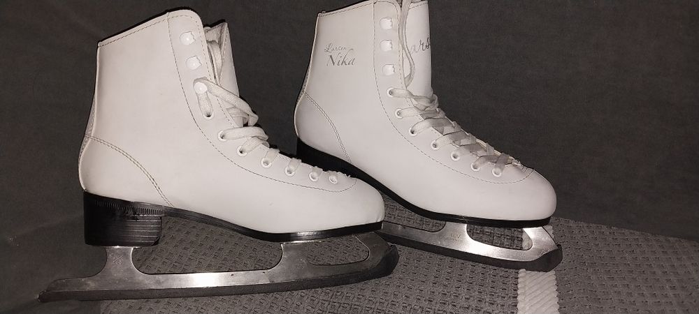Коньки фигурные белые