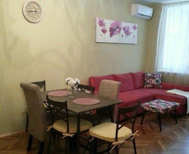 Дава се под наем Тристаен апартамент в Бургас, Лазур - 70 кв.м за 561 € - Снимка #1