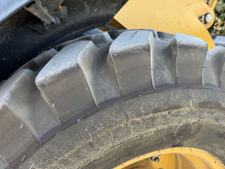 Incarcator frontal Caterpillar CAT 908M