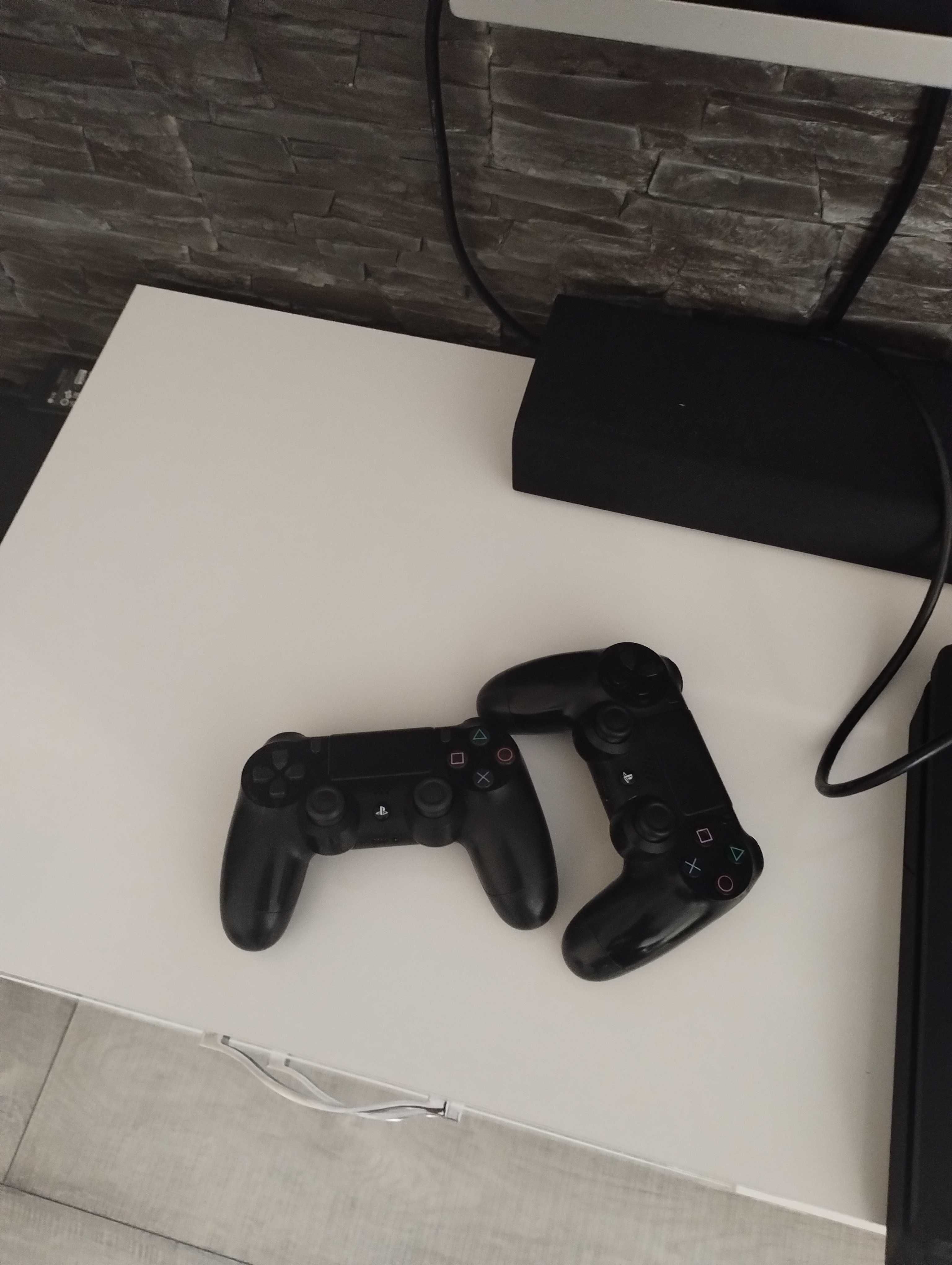 Playstation 4  , 2x джойстика , Fifa 25 и още