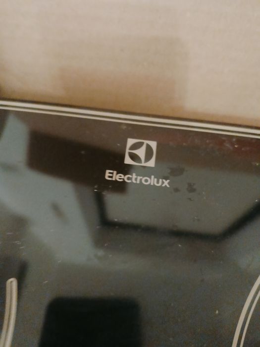 Electrolux  поверхность Электро плита