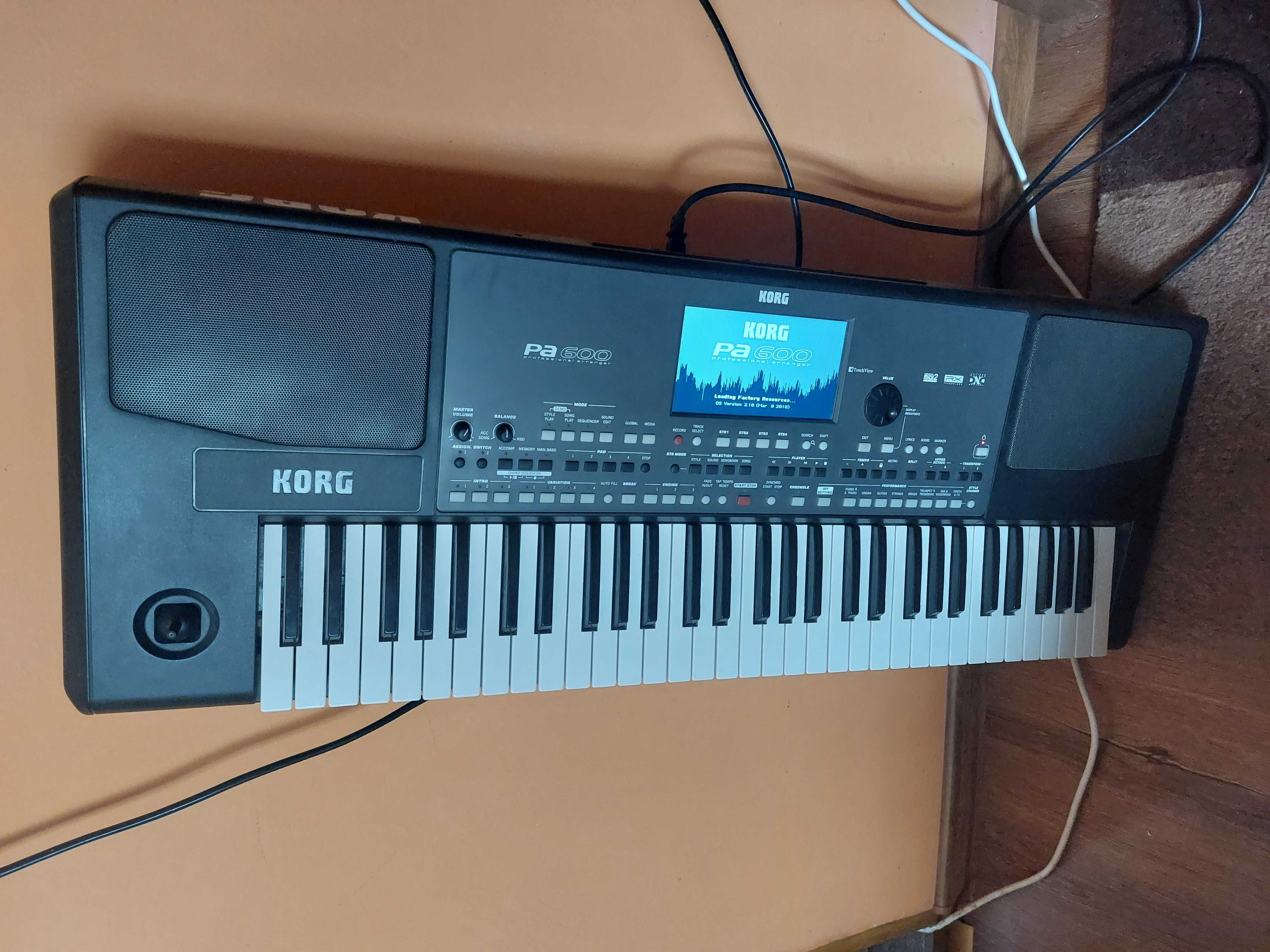 Orga Korg Pa 600