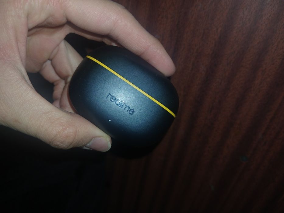 Продаются наушники realme buds