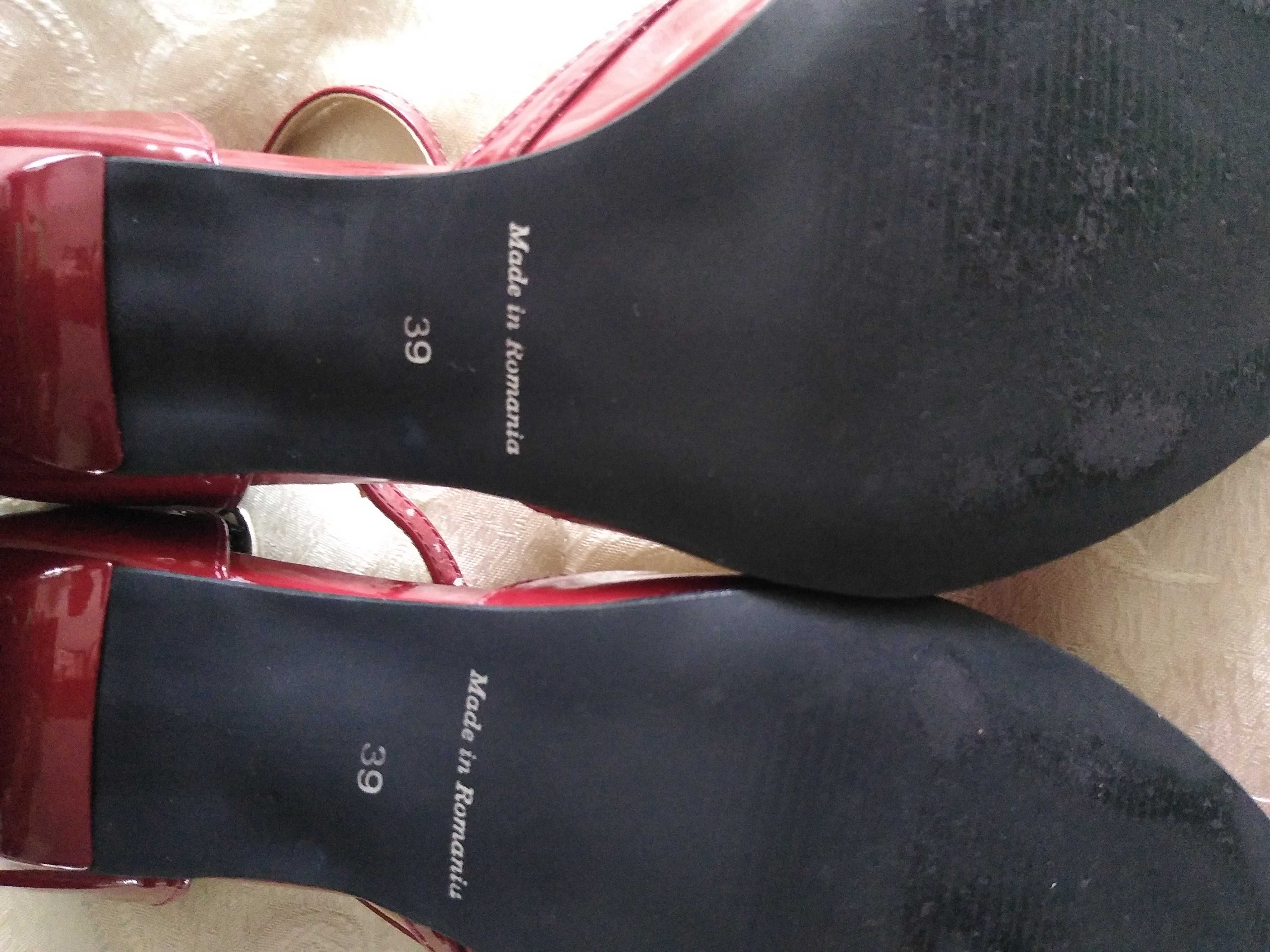 Sandale din piele, ptr. dame cochete, pe roșu , marimea39