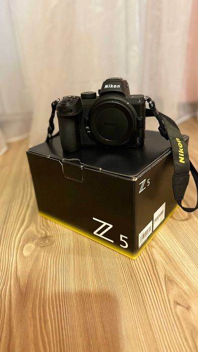 Nikon Z 5 + Obiectiv 35mm !!! Perfect pentru cadou!
