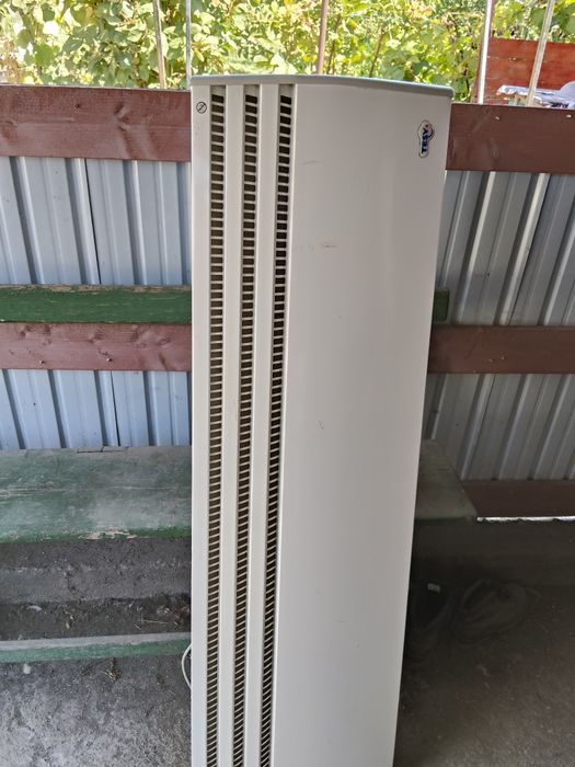 Vând aerotermă cu lungimea de 130 cm.