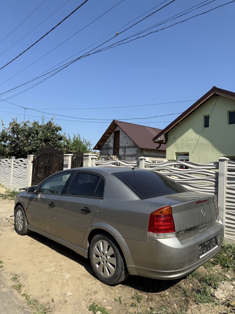 Dezmembrez Opel Vectra C 1.8 benzină
