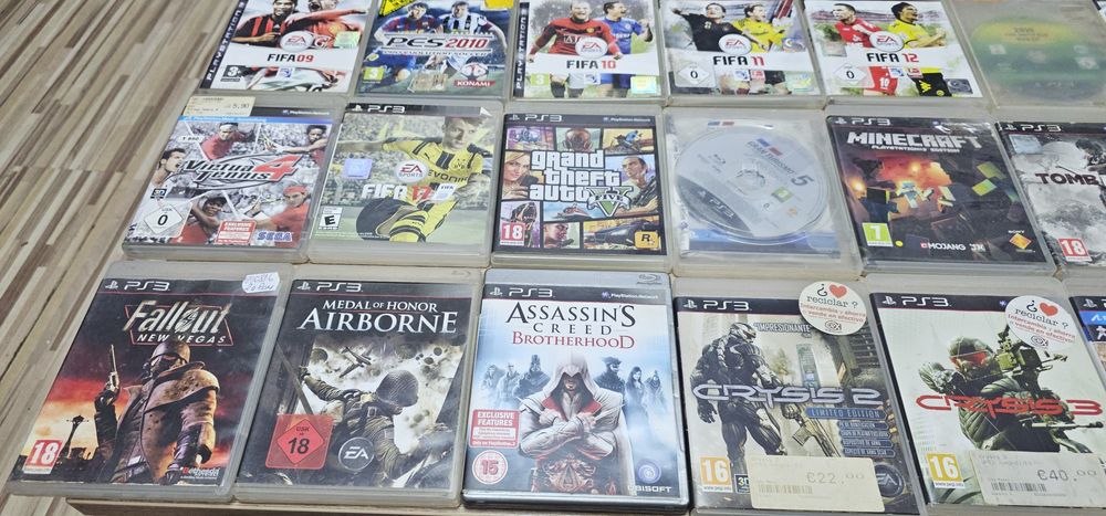 Vand Ps3 complet + jocuri
