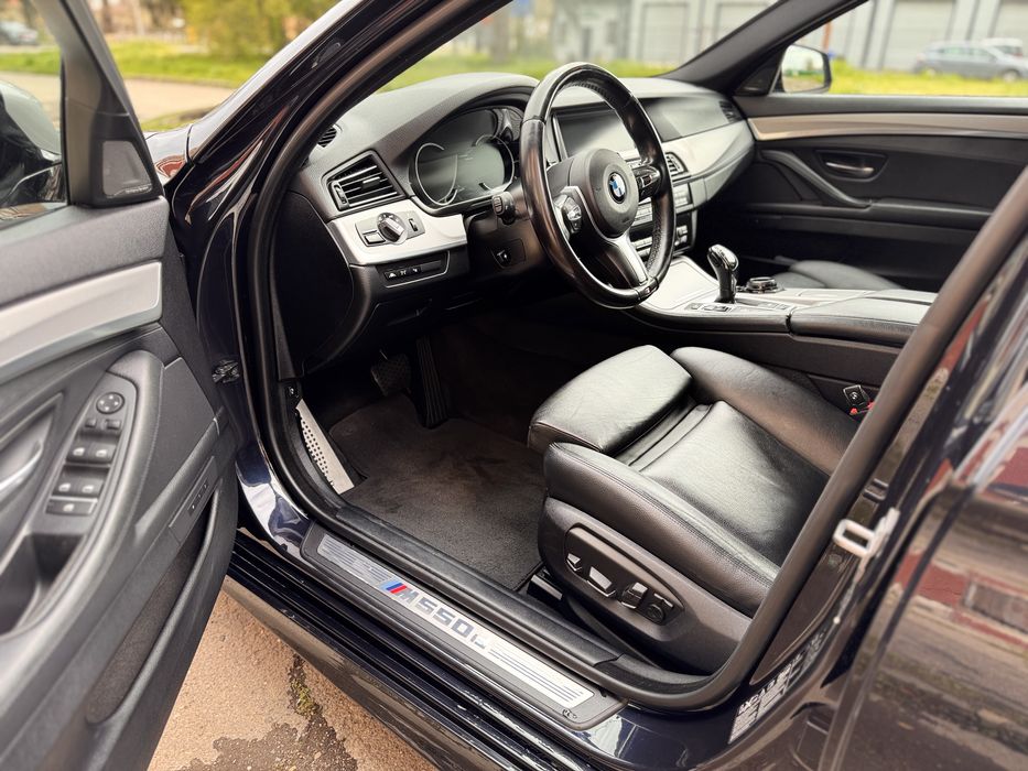 BMW  M550 Xdrive