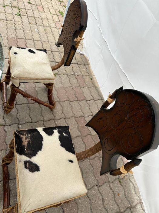 Столы со 4 стульями в охотничьем стиле антикварат