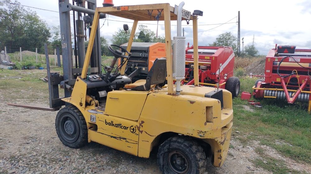 Vând motostivuitor Balkancar 3.5T!