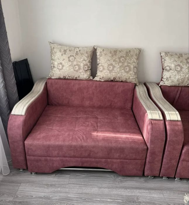 Продается диван, 4 метра, дивану 1,3 года