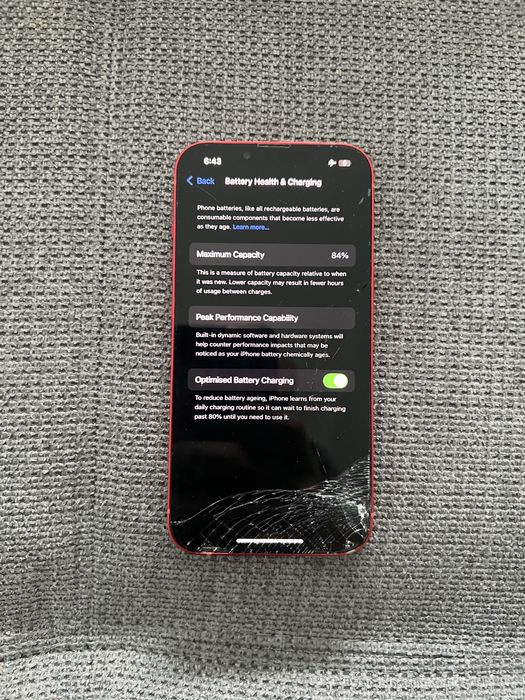 vând i Phone pentru piese.