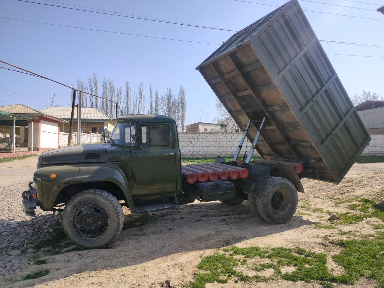 Zil 130 samasval sotiladi