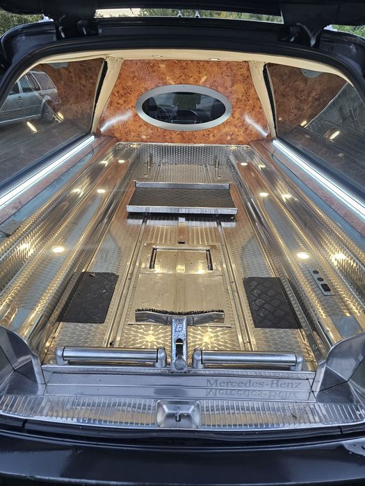 Dric funerar Mercedes E 220