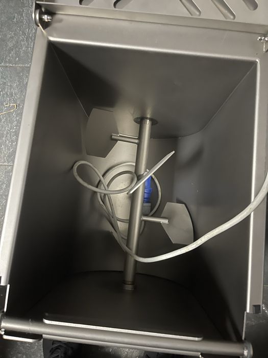 Malaxor carne nou nefolosit