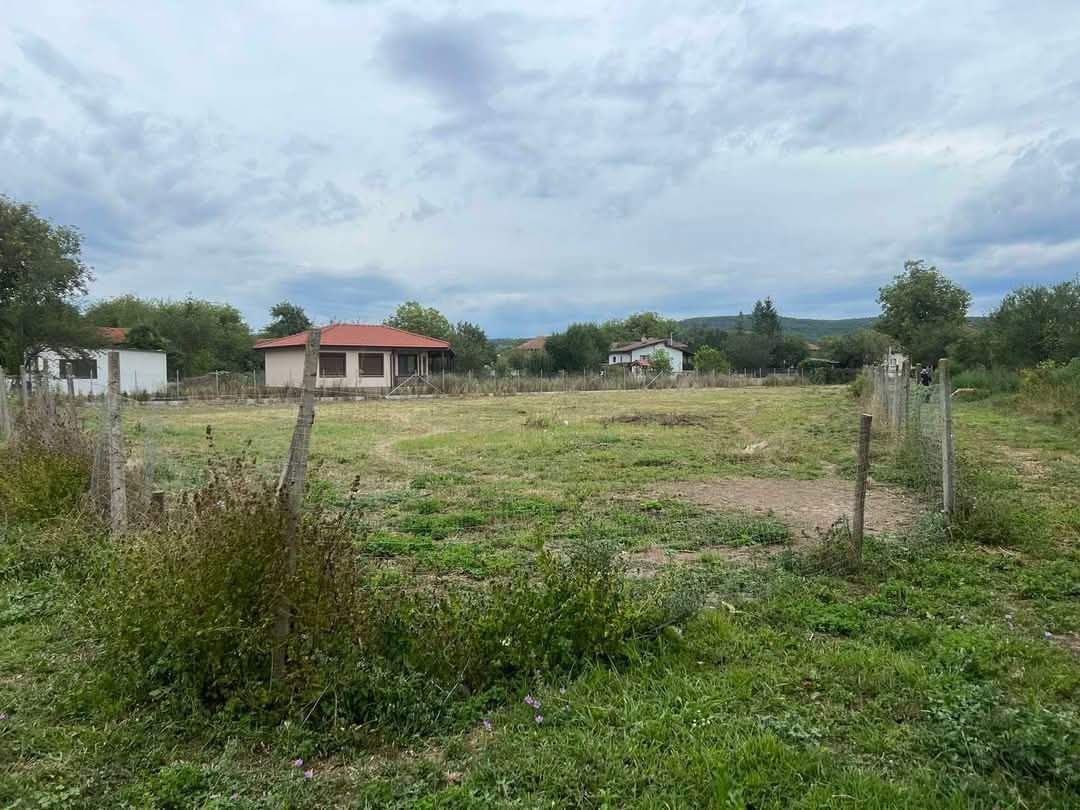 Продавам ПАРЦЕЛ в село Горна Росица