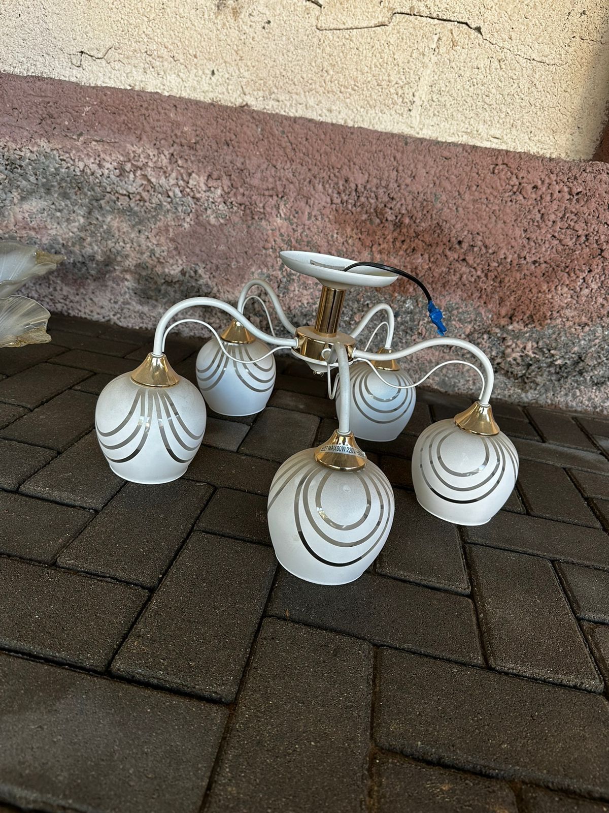 Люстра разные...