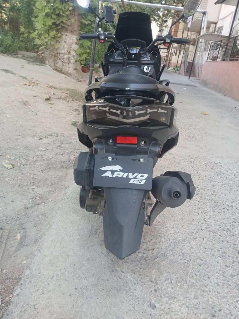 Skuter sotiladi srochna tiger 150 kub