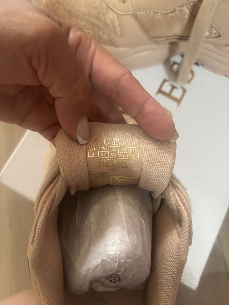 Дамски маратонки Guess