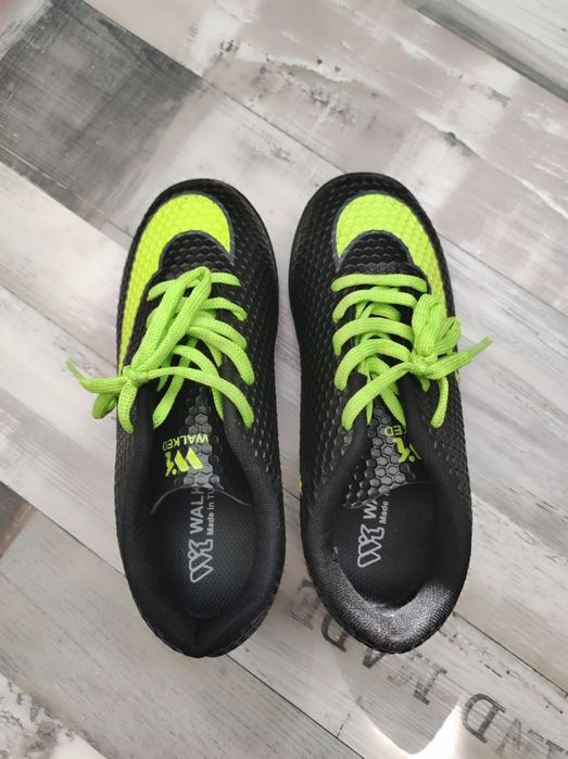 Бутонки за футбол