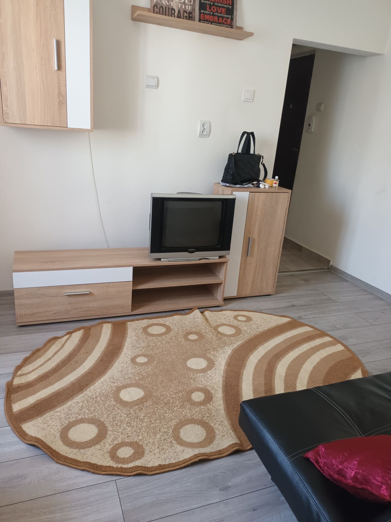 Apartament de închiriat.