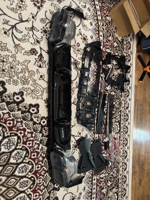 Бампер задний новый обвес W213 фары