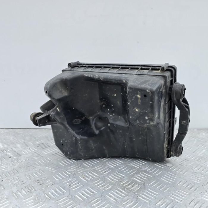 Carcasa filtru aer Opel Zafira B 1.8i Z18xer