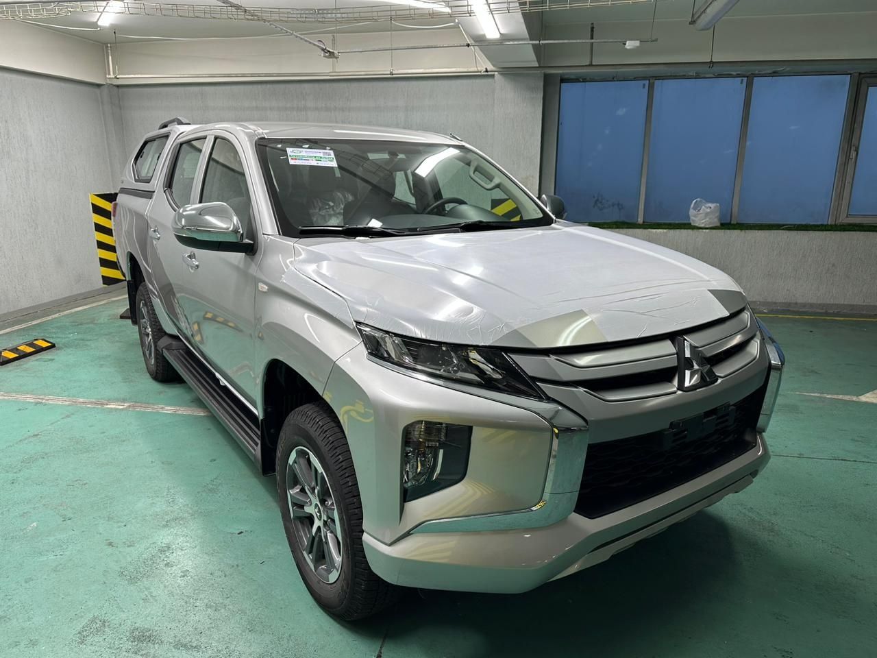 Mitsubishi L200 23 года