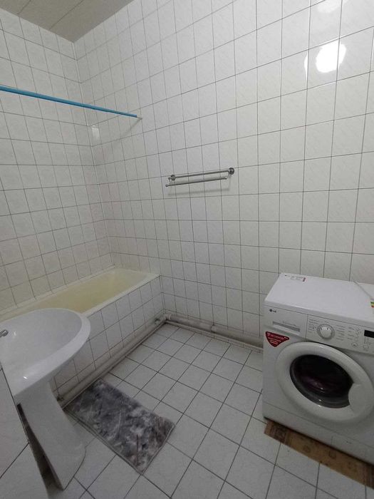 Фарғона шаҳар марказида ижарага (аренда) 4 хонали уй квартира берилади