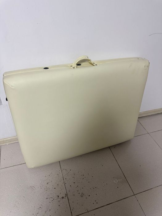 Массажная кушетка