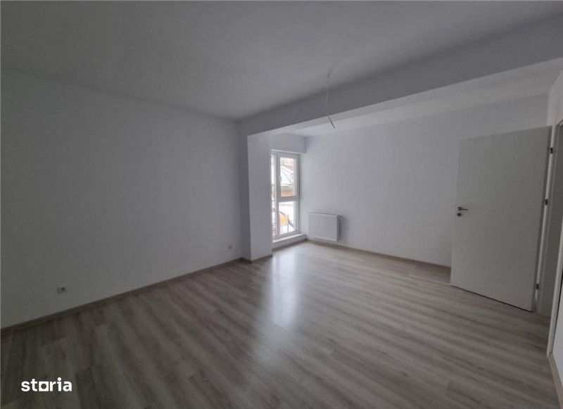 Garsoniera cu balcon, in bloc nou