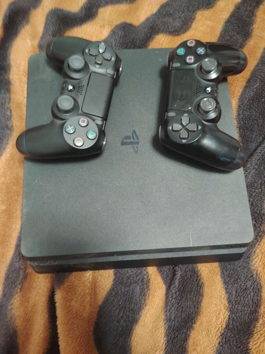 PlayStation 4 slim