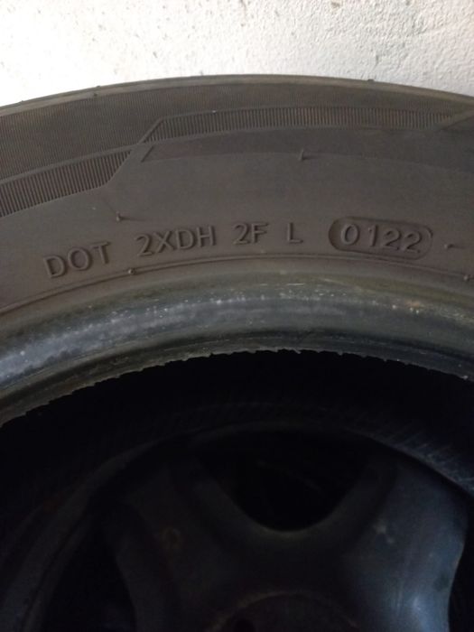 Vând doua anvelope Laufenn