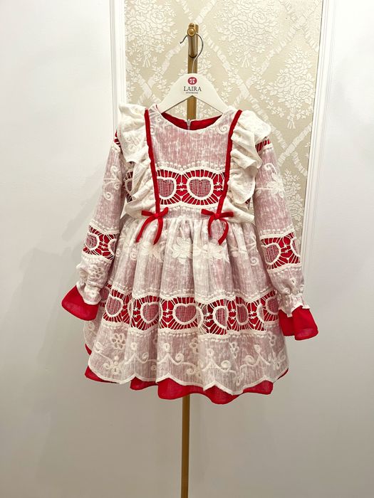 Rochita din bumbac brodat 5-6ani