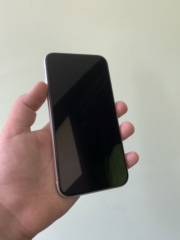 iPhone XR iCloud White Перфектен