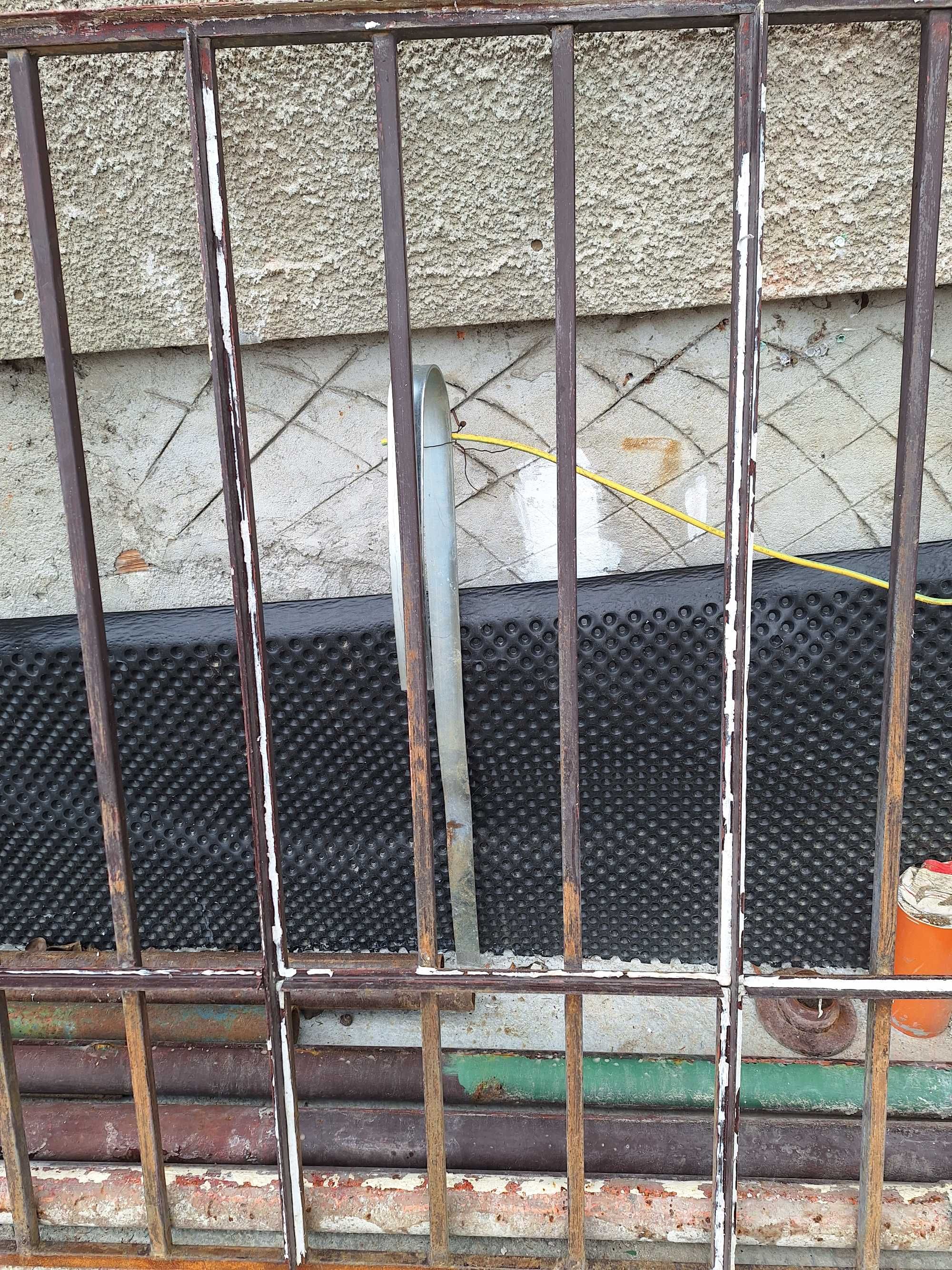 Метална решетка за прозорец