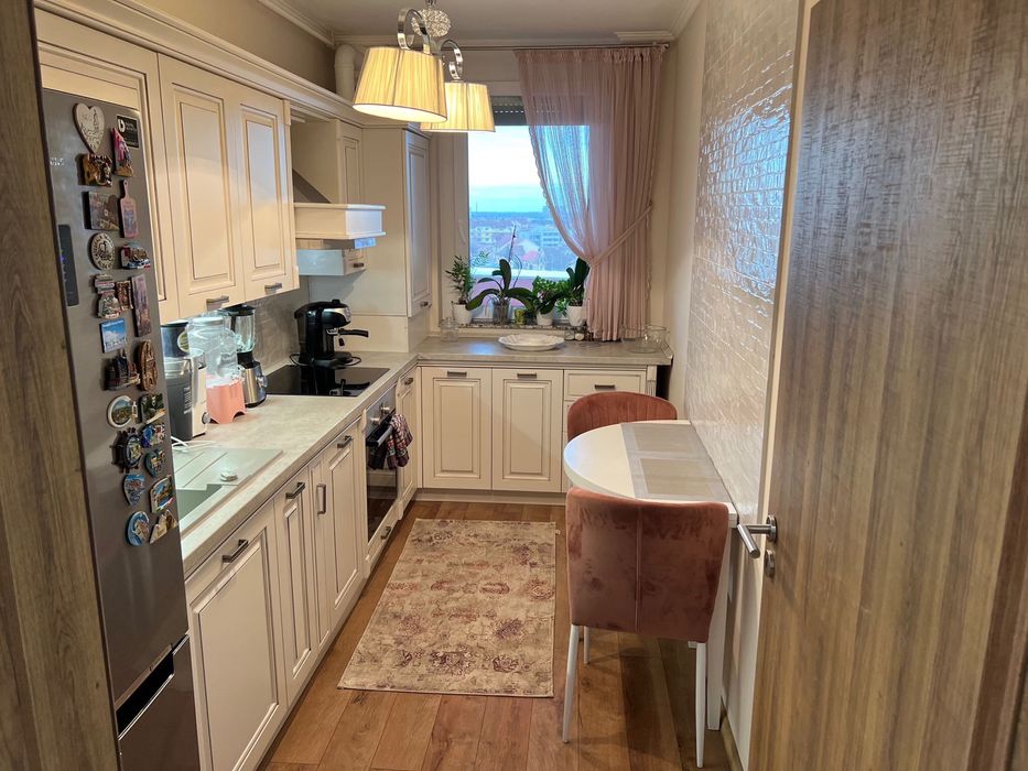 *Inchiriez apartament 3 camere Ared Prima shops