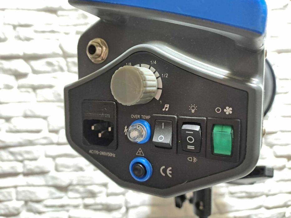 Студийно осветление:Моноблок Fomax L-250A - 2 броя