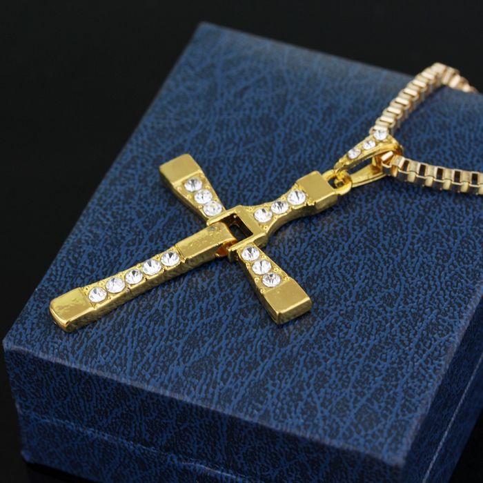 Кръст колие Вин Дизел ХХХ Бързи и яростни