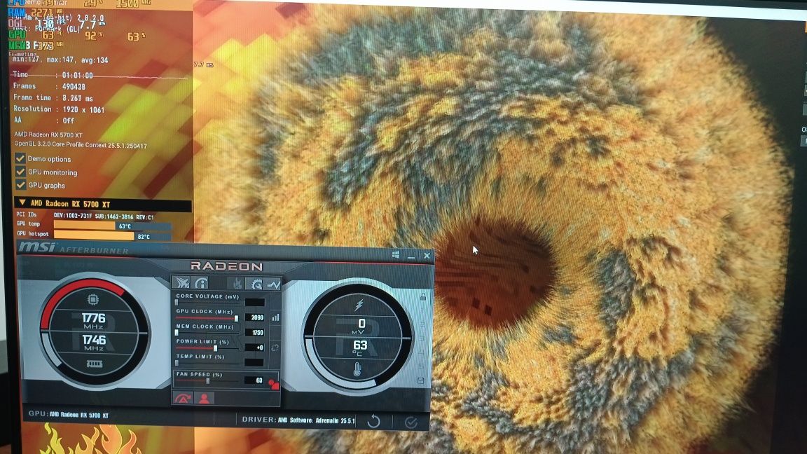 Мощная игровая видеокарта AMD RX 5700 XT 8гб