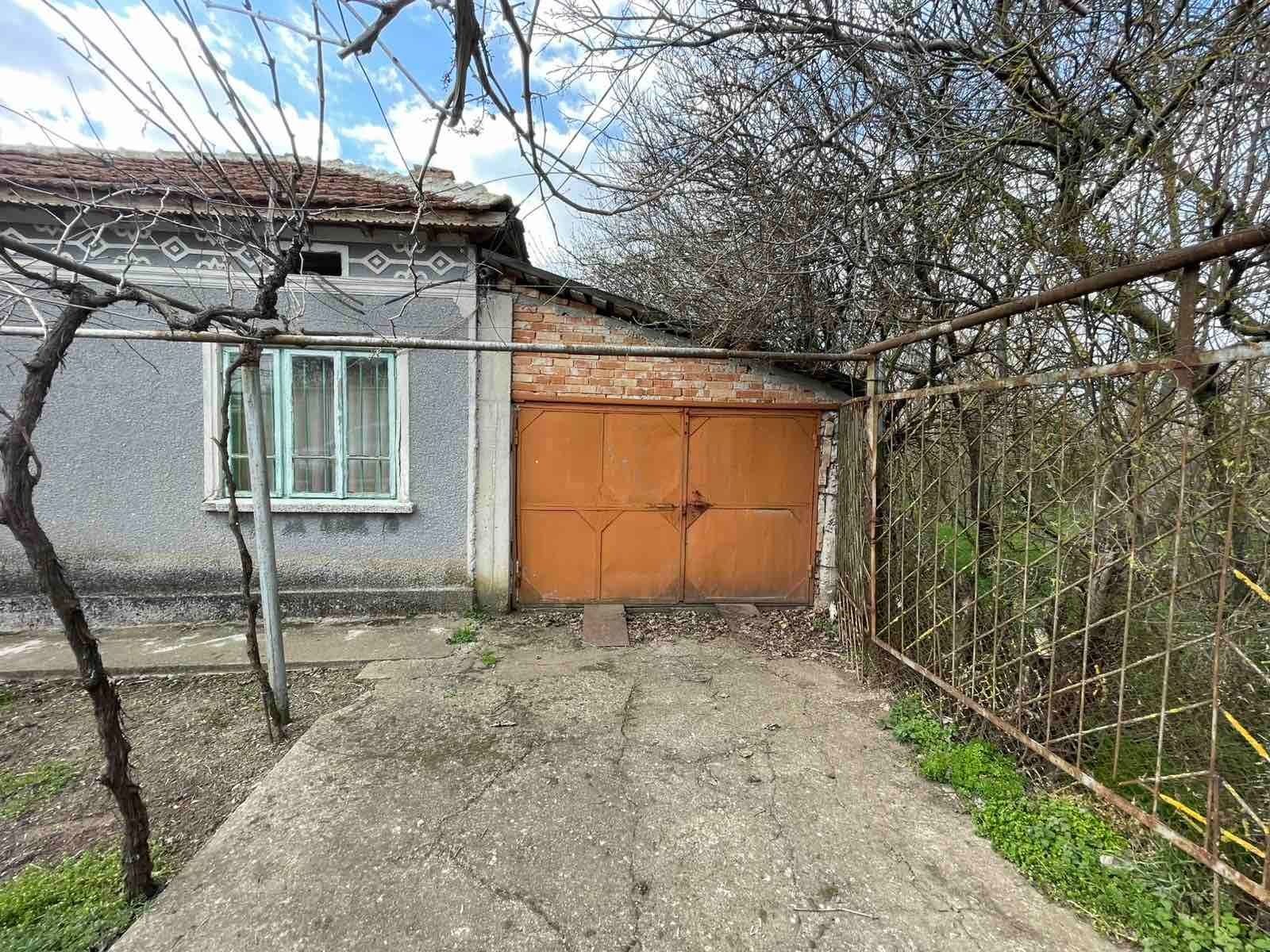 Къща село Ломница